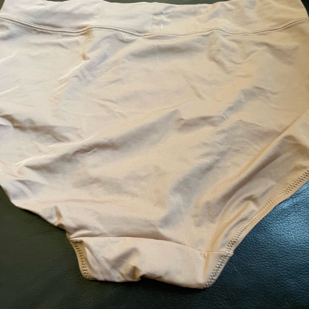 Warner’s brief L/7 - Picture 3 of 4